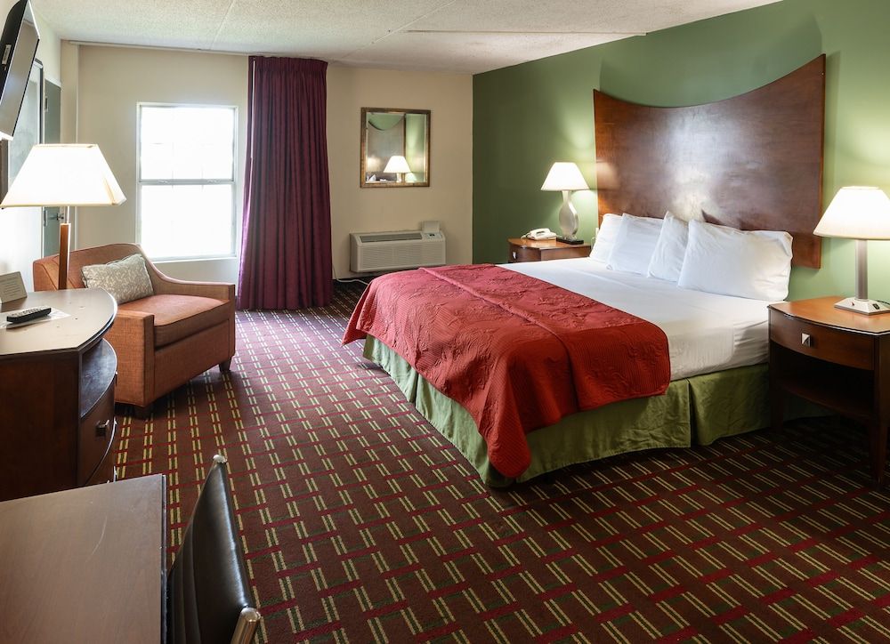 Select Inn Murfreesboro Deluxe Room, 1 King Bed, Non Smoking 3