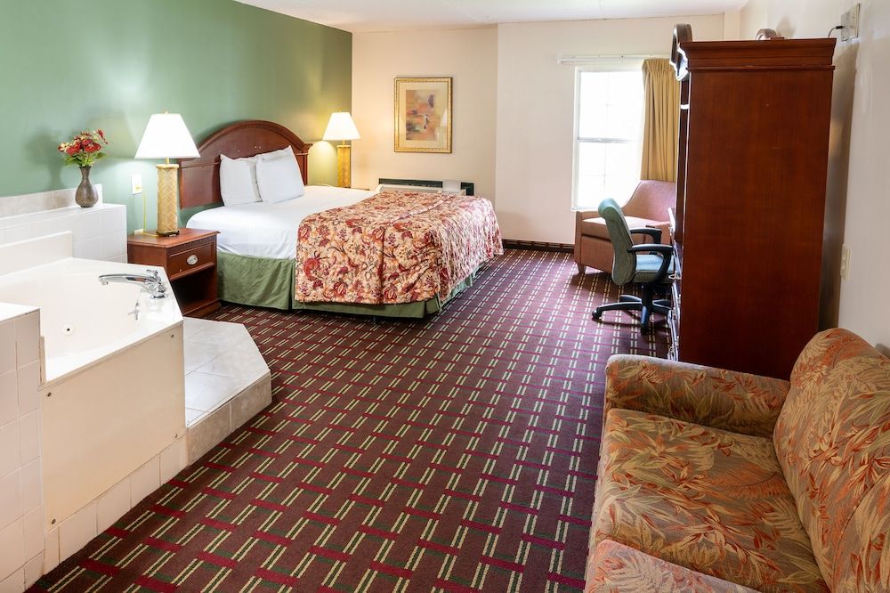 Select Inn Murfreesboro Room, 1 King Bed, Non Smoking, Jetted Tub 2