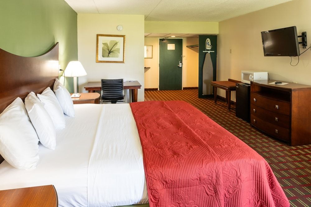 Select Inn Murfreesboro Deluxe Room, 1 King Bed, Non Smoking