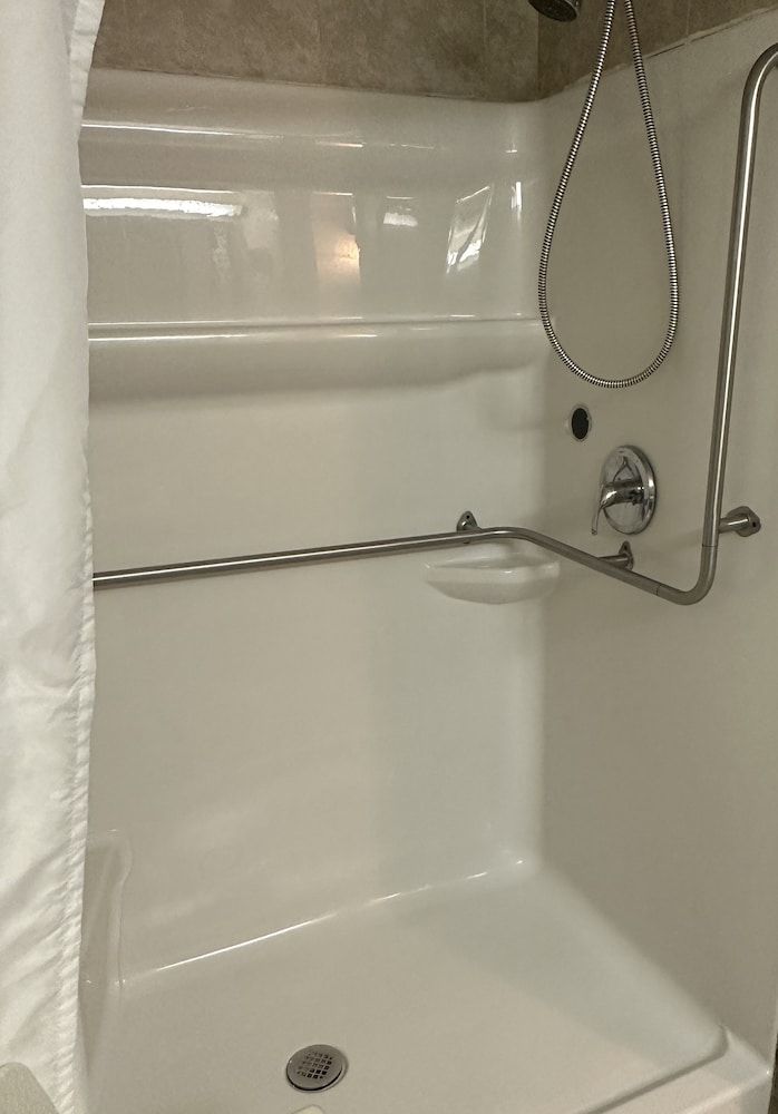 Select Inn Murfreesboro Room, 1 King Bed, Non Smoking, Jetted Tub 5