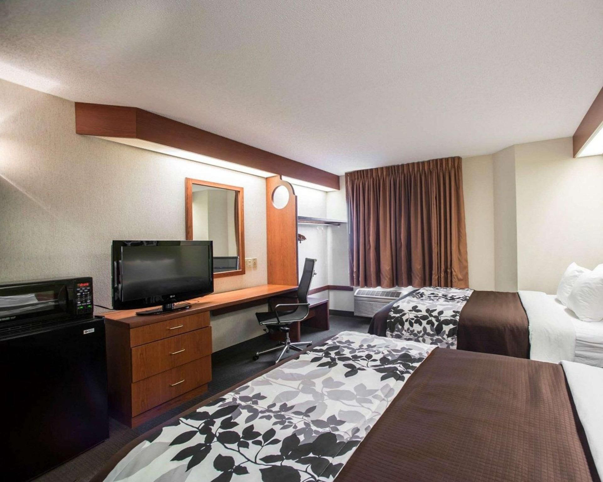 2 Double Beds, Nonsmoking, Accessible