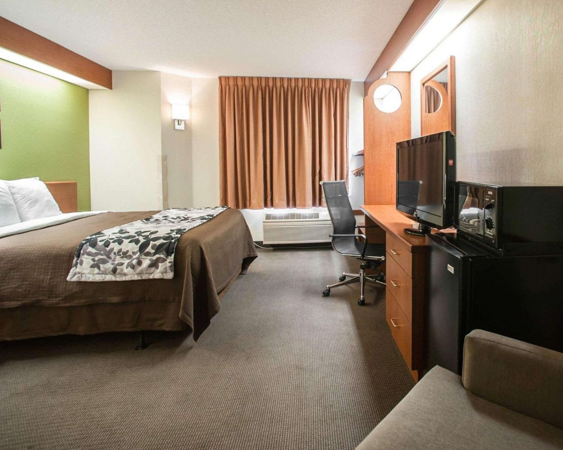 1 Queen Bed, Nonsmoking, Accessible