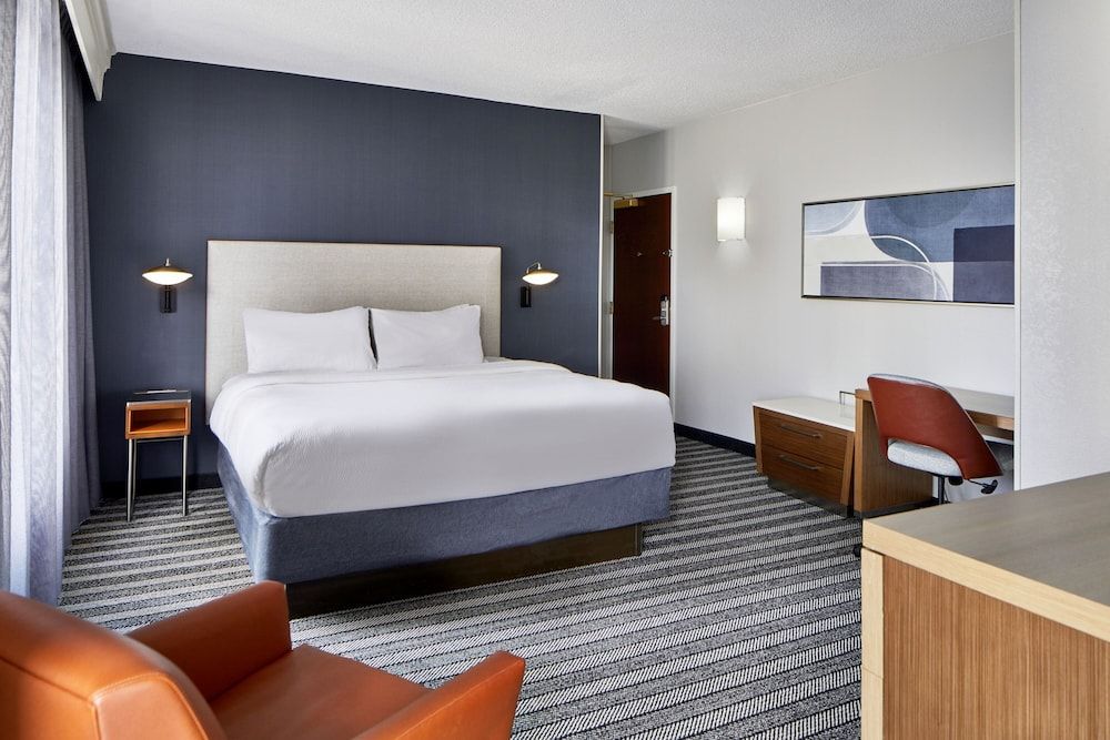 Room, 1 King Bed, Non Smoking, City View