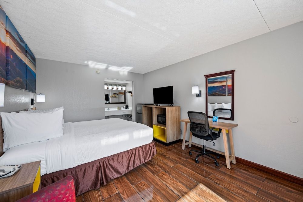 Standard Room, 1 King Bed, Non Smoking