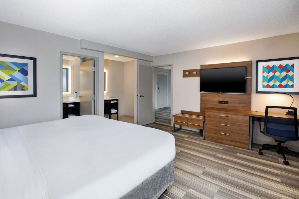 Suite, 1 King Bed