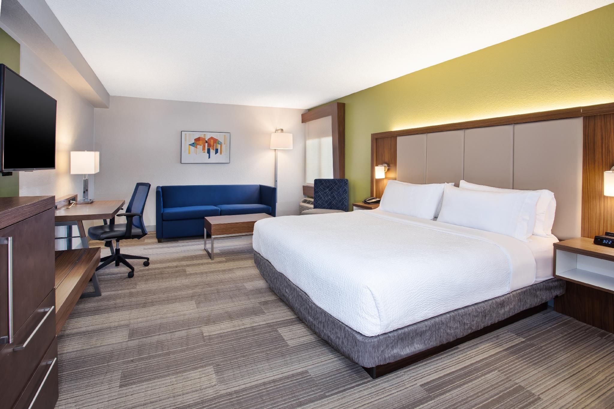One King Corner Room With Sleeper Sofa