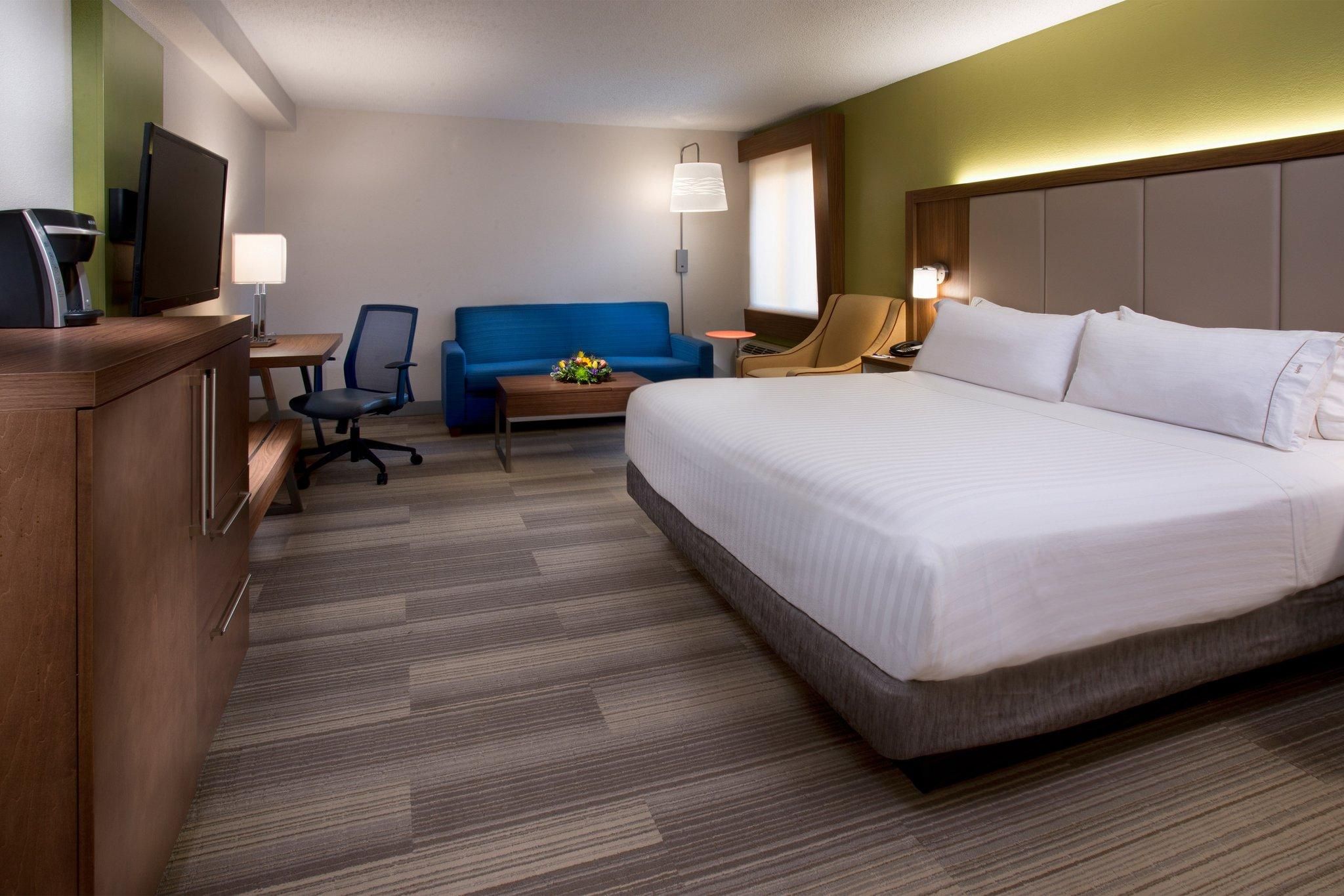 One King Corner Room With Sleeper Sofa