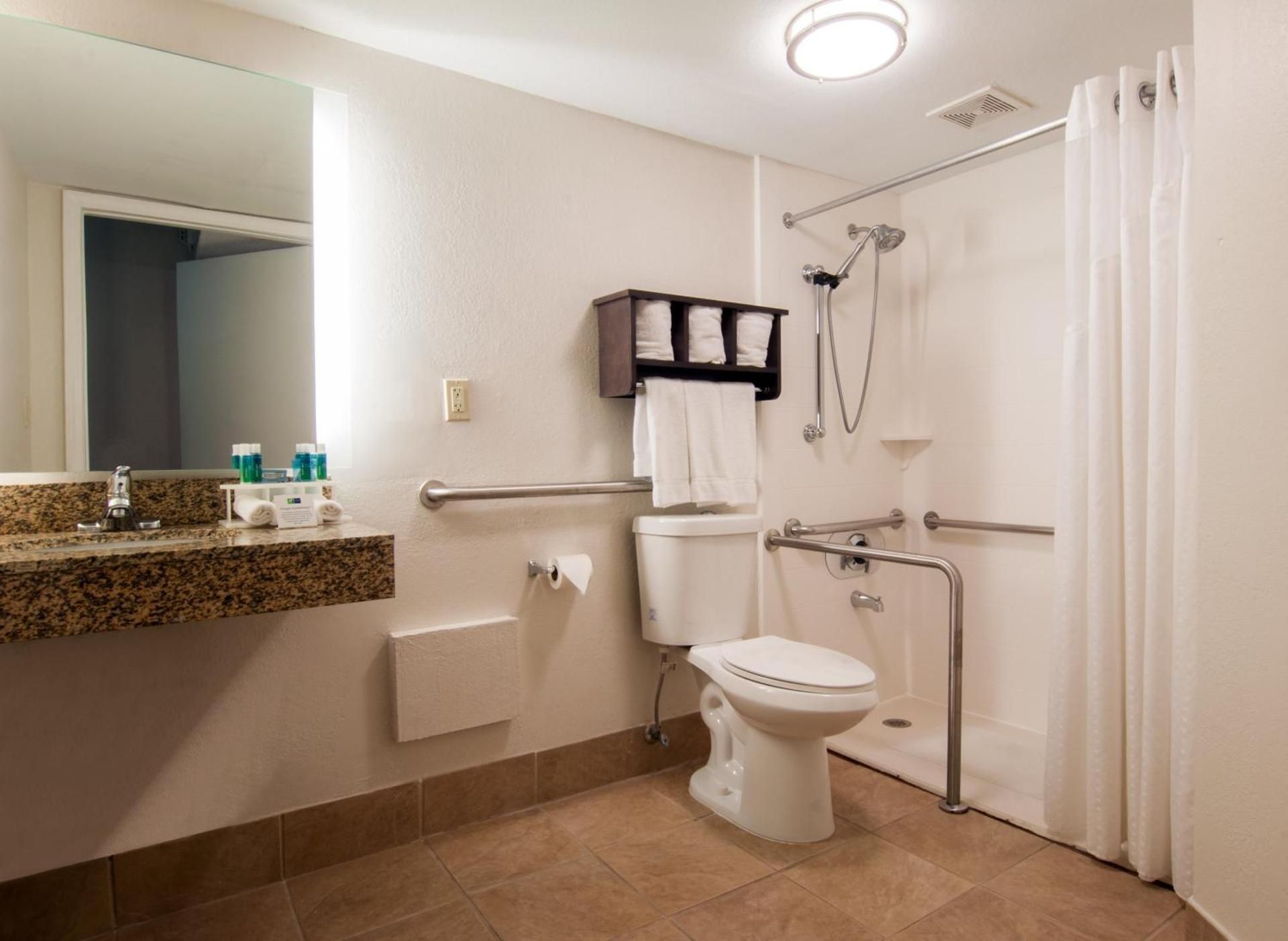 1 Queen Standard Communication Accessible Roll Shower
