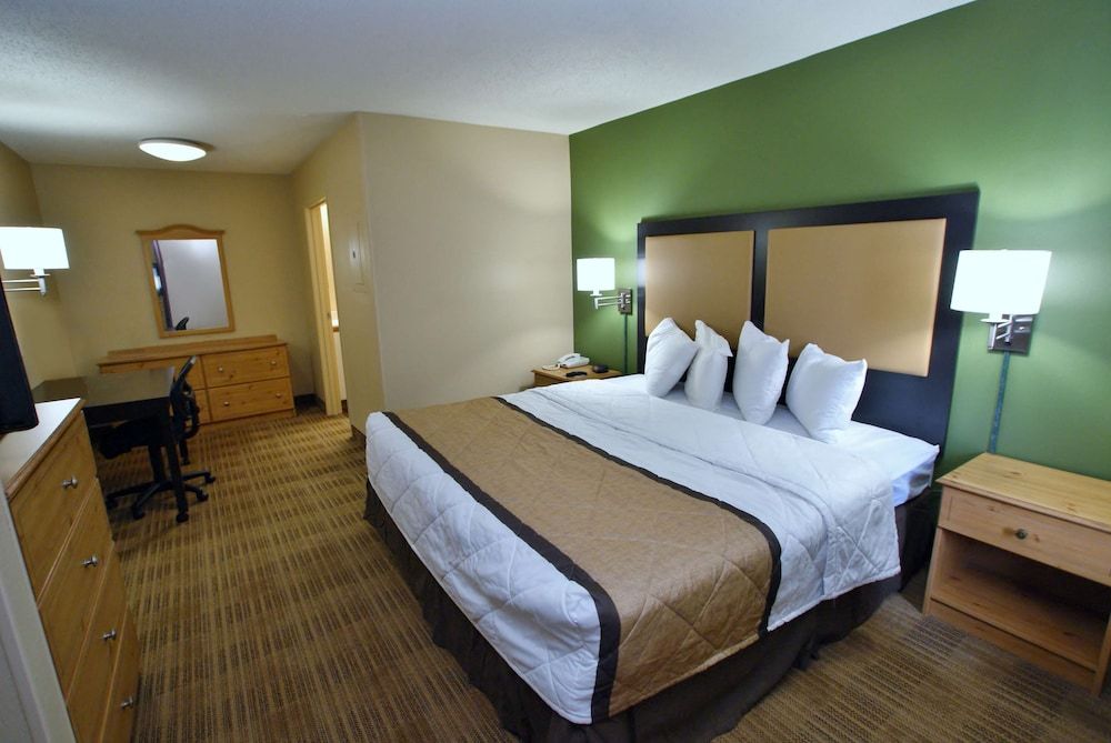 Suite, 1 King Bed with Sofa bed, Non Smoking