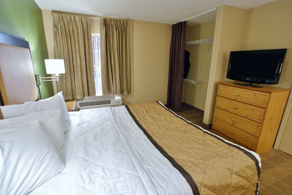 Suite, 1 King Bed with Sofa bed, Non Smoking