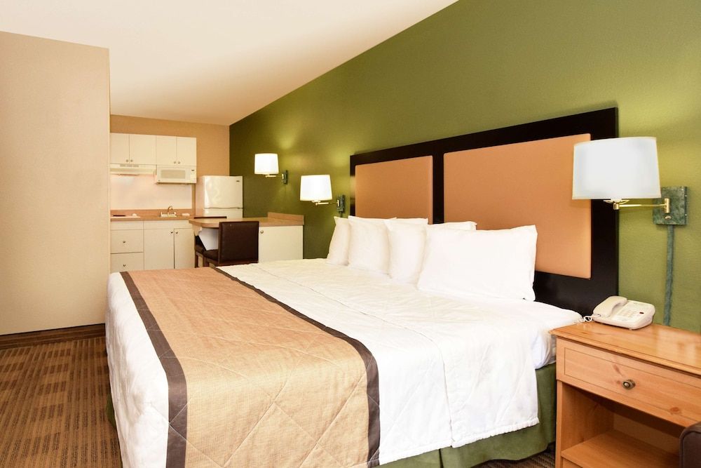 Deluxe Studio, 1 King Bed with Sofa bed, Non Smoking