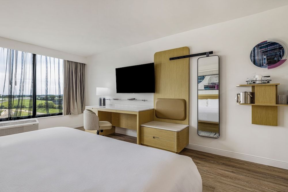 Premium Room, 1 King Bed, Non Smoking (View)
