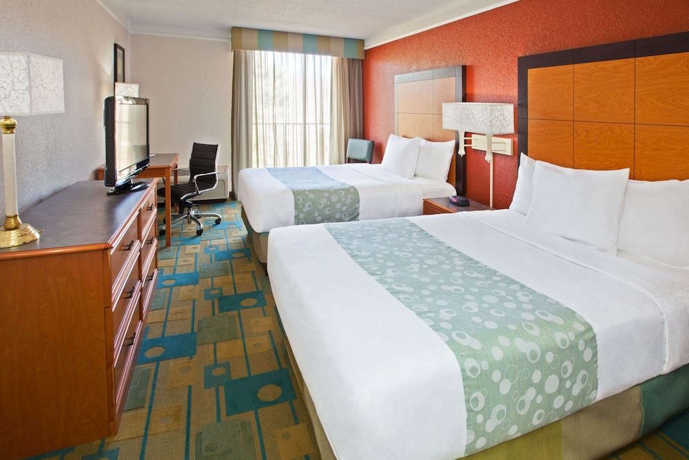 Deluxe Room, 2 Double Beds, Non Smoking