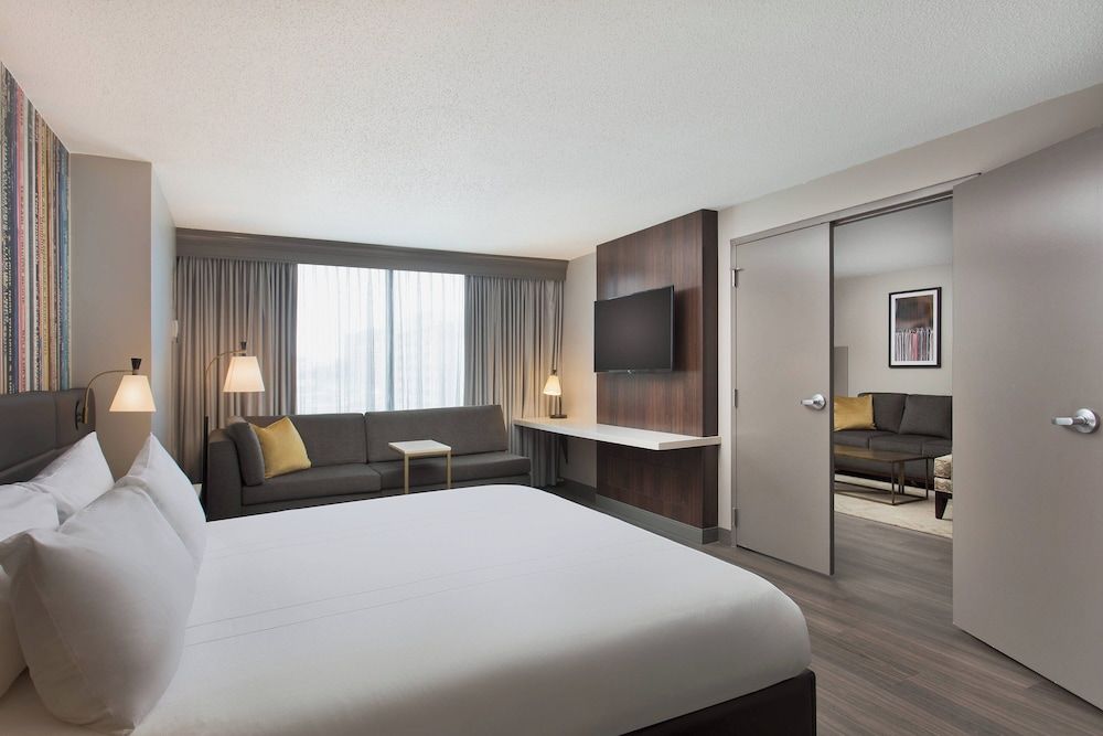 Club Room, 1 King Bed, Non Smoking
