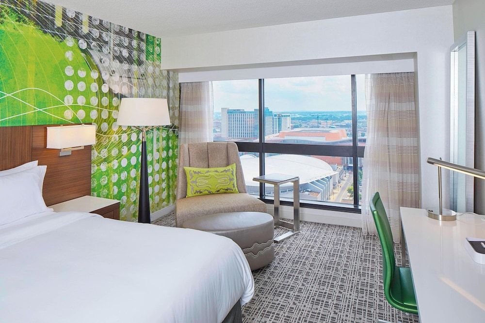 Room, 1 King Bed, City View