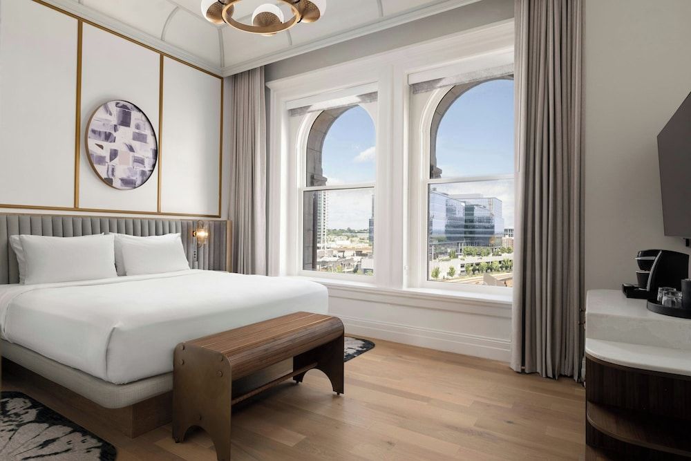 Room, 1 King Bed, Smoking