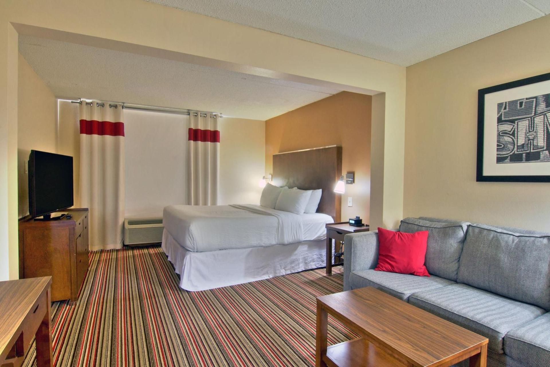 Queen Room with Two Queen Beds and Adapted Tub - Mobility Accessible