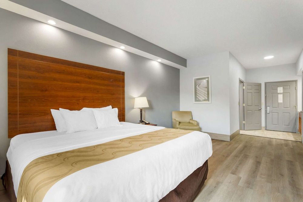 Standard Room, 1 King Bed, Non Smoking