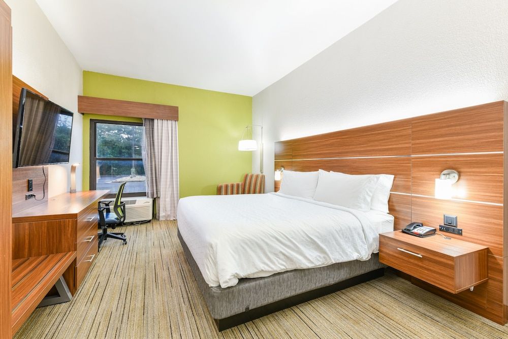 Suite, 1 King Bed (Extra Floor Space)