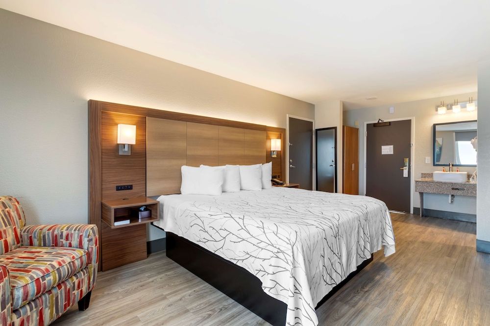 Suite, 1 King Bed, Non Smoking, Fireplace
