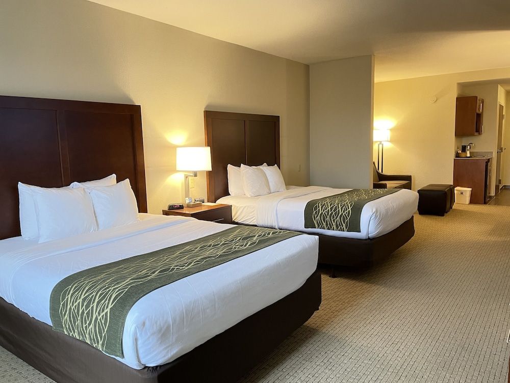 Basic Suite, Multiple Beds, Accessible, Non Smoking