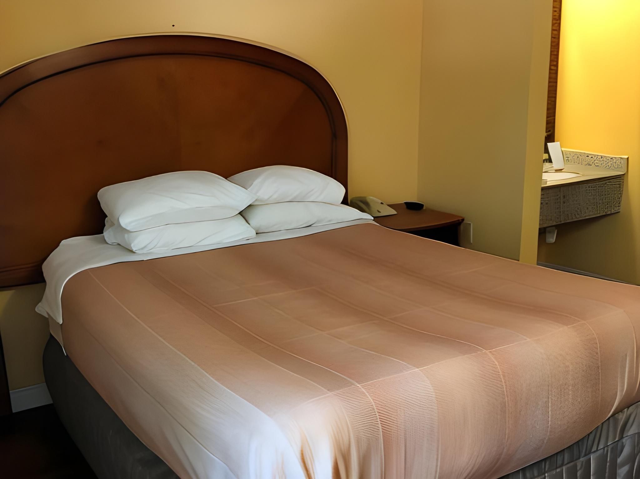 Americas Best Value Inn Addison Dallas 1 Queen Bed 2