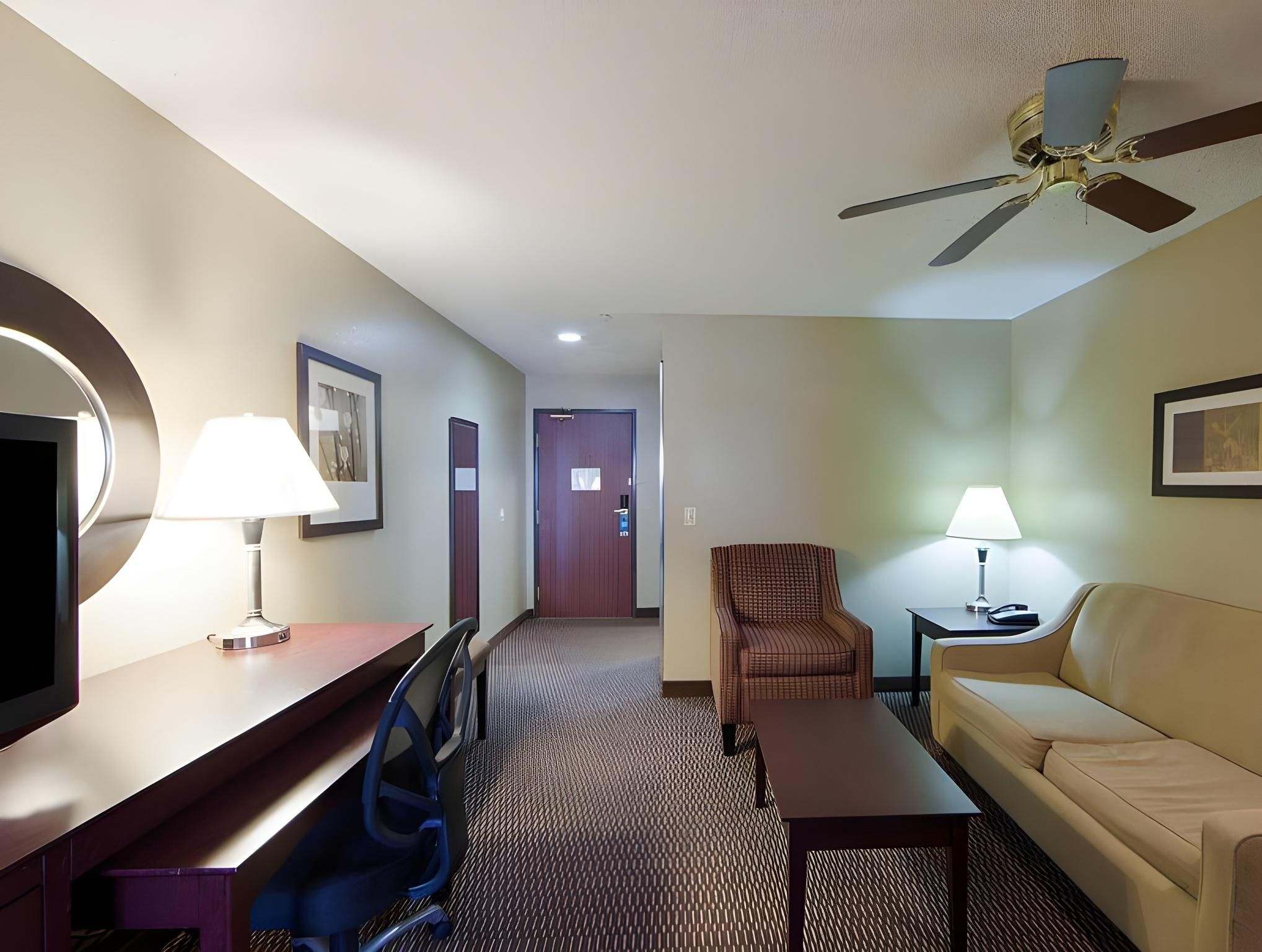 Quality Suites Addison - Dallas Suite 2 Queen Beds 40