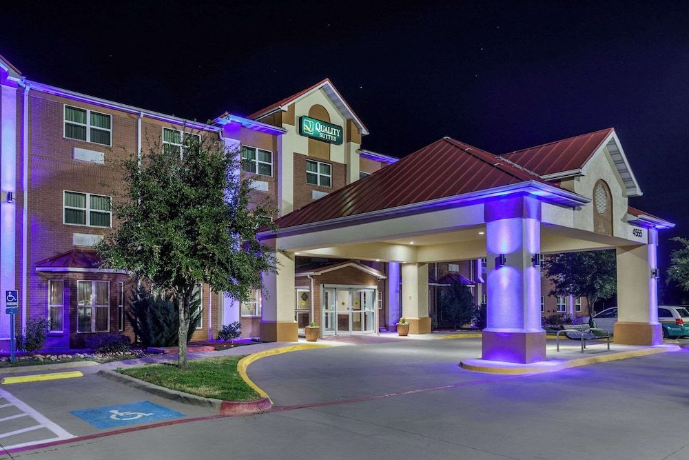 undefined Quality Suites Addison - Dallas 6