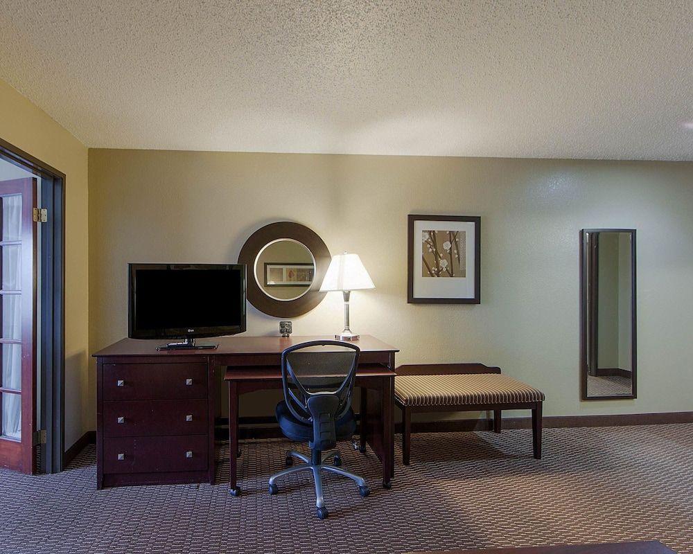 Quality Suites Addison - Dallas Suite, 1 Bedroom 6