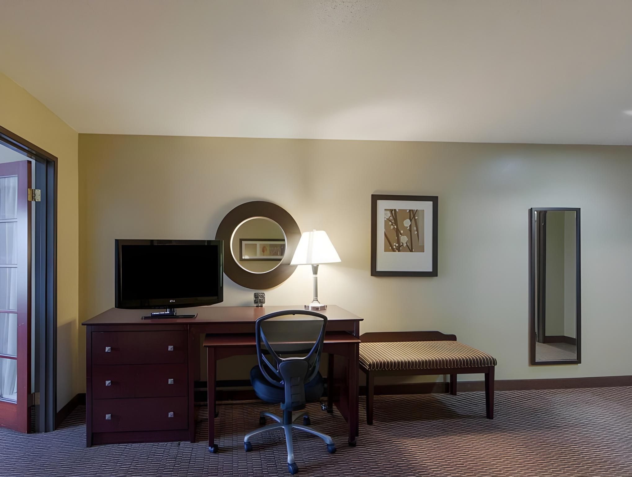 Quality Suites Addison - Dallas Suite 2 Queen Beds 72