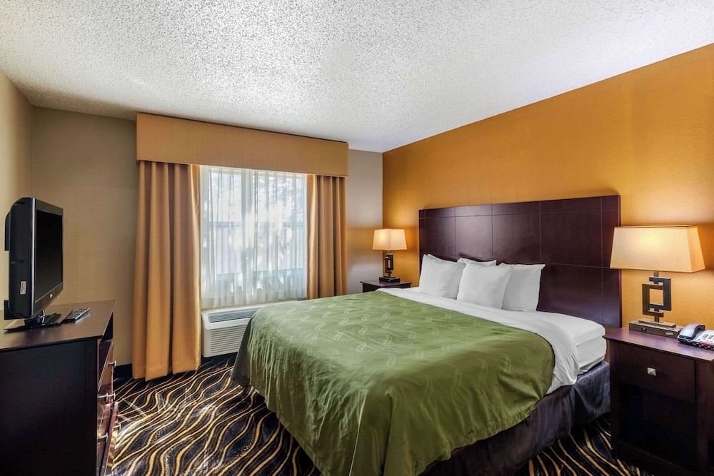 Quality Suites Addison - Dallas Suite, 1 Bedroom 3