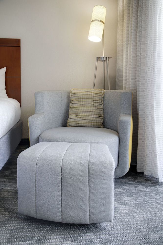 Courtyard by Marriott Addison Midway