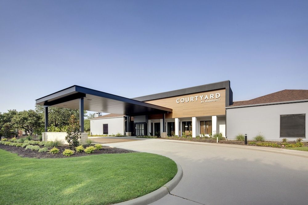 undefined Courtyard by Marriott Addison Midway 7