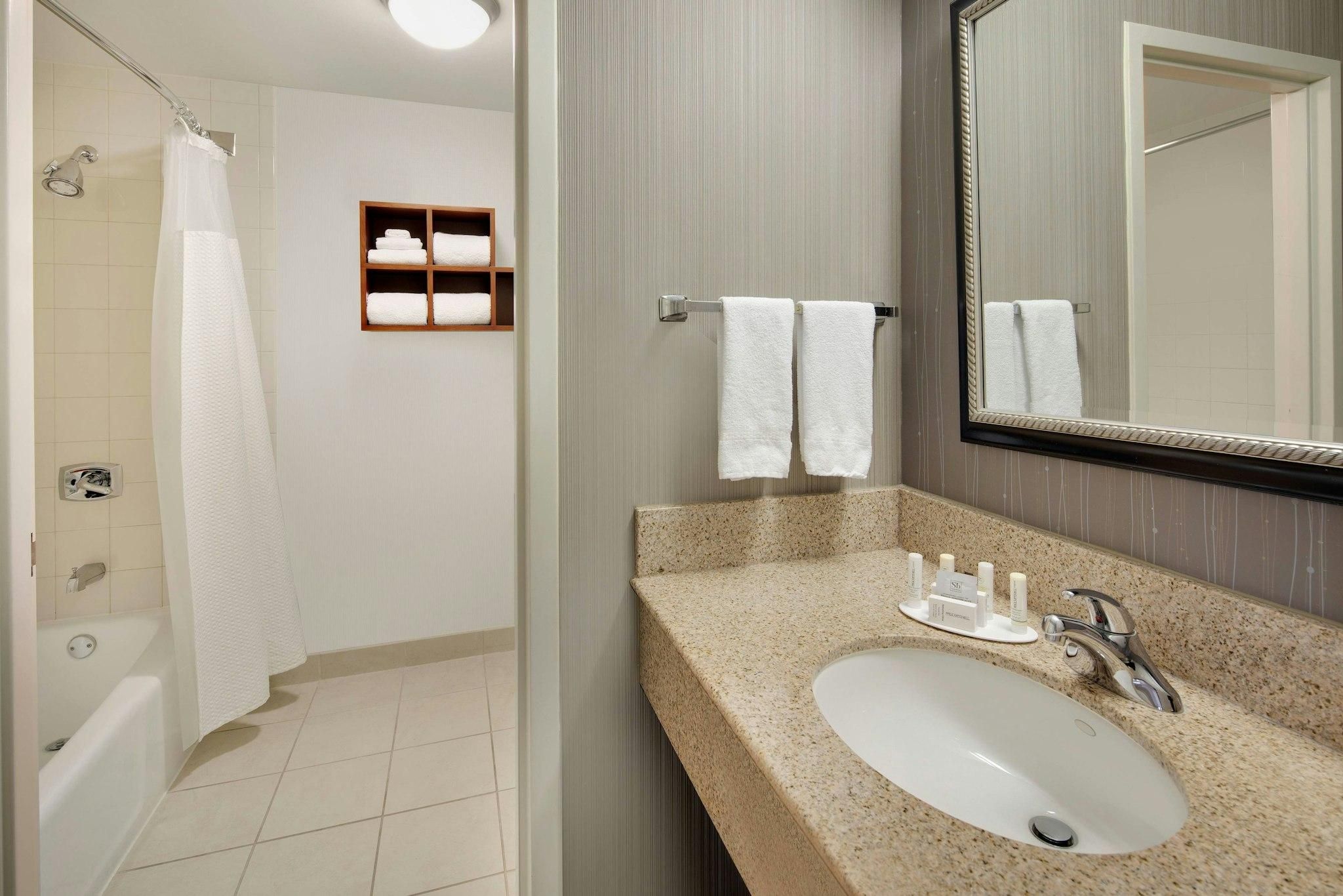 undefined Courtyard by Marriott Dallas Addison/Midway 9