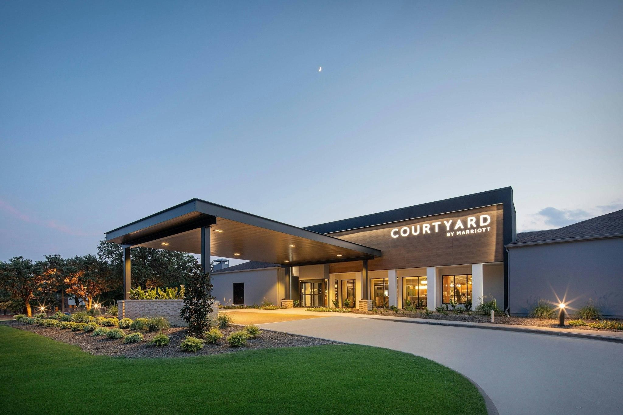 undefined Courtyard by Marriott Dallas Addison/Midway 2