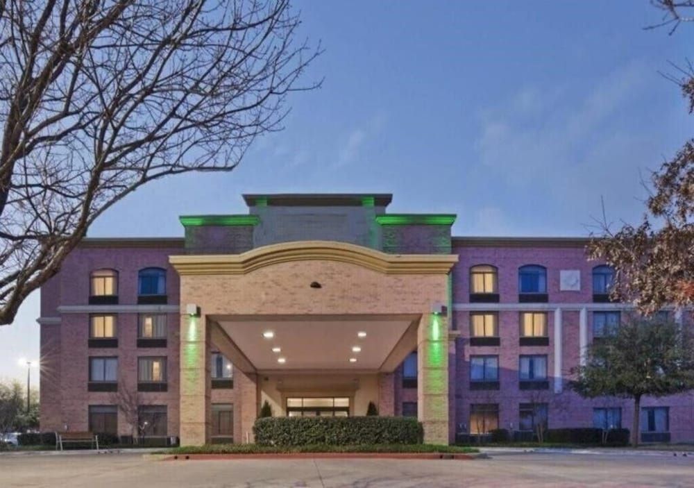 undefined Pace Hotel Addison 5