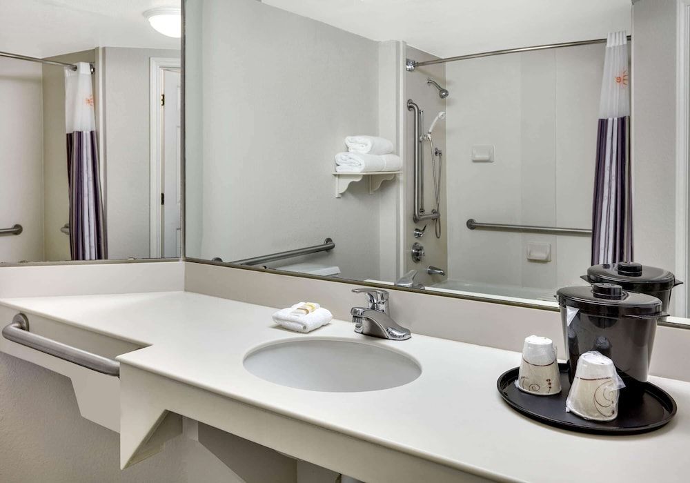 Room, 2 Double Beds, Accessible, Non Smoking (Mobility, Tub w/Grab Bars)