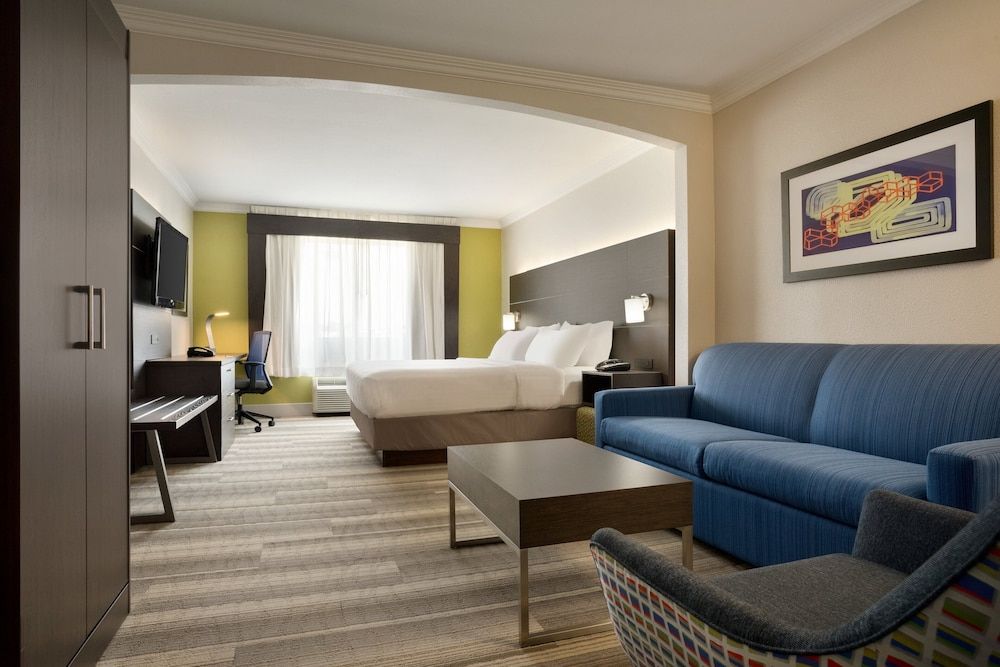 Suite, 1 King Bed, Non Smoking
