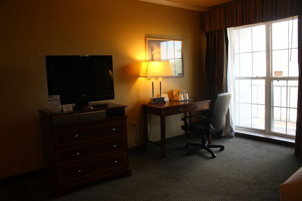 Extend-a-Suites - Extended Stay, I-40 Amarillo West Deluxe Room, 1 King Bed with Sofa bed 6