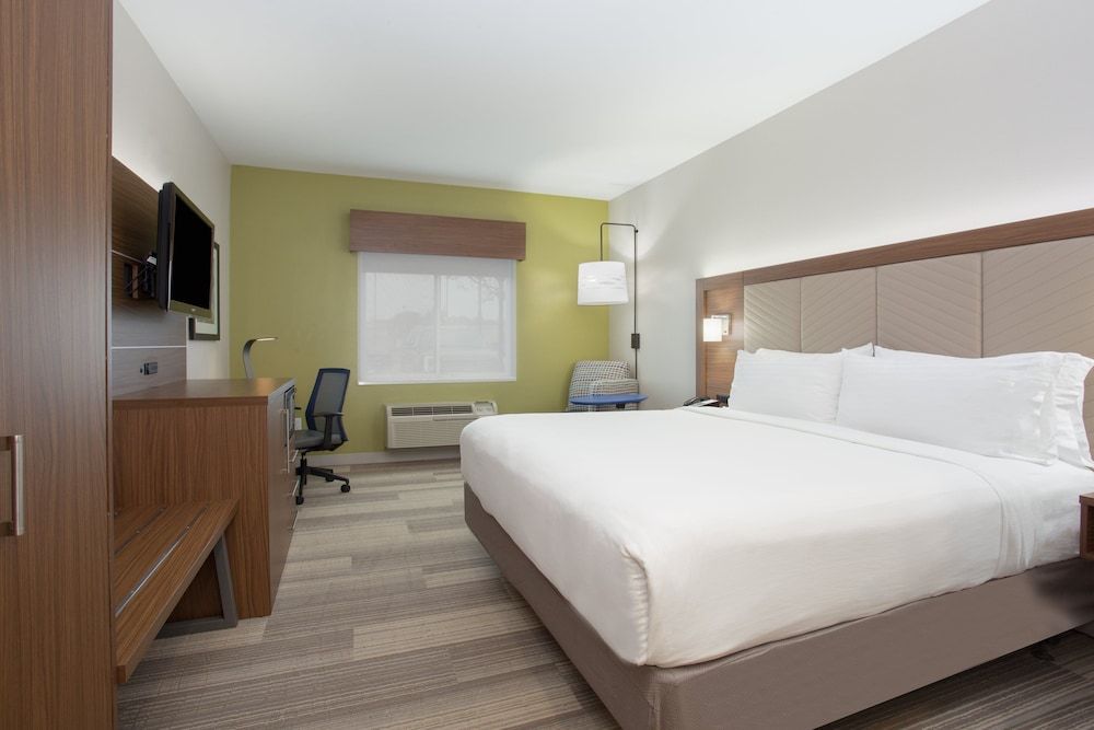 Holiday Inn Express & Suites Amarillo by IHG