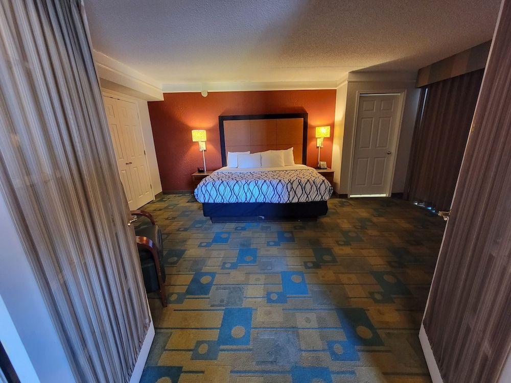 Suite, 1 King Bed, Non Smoking