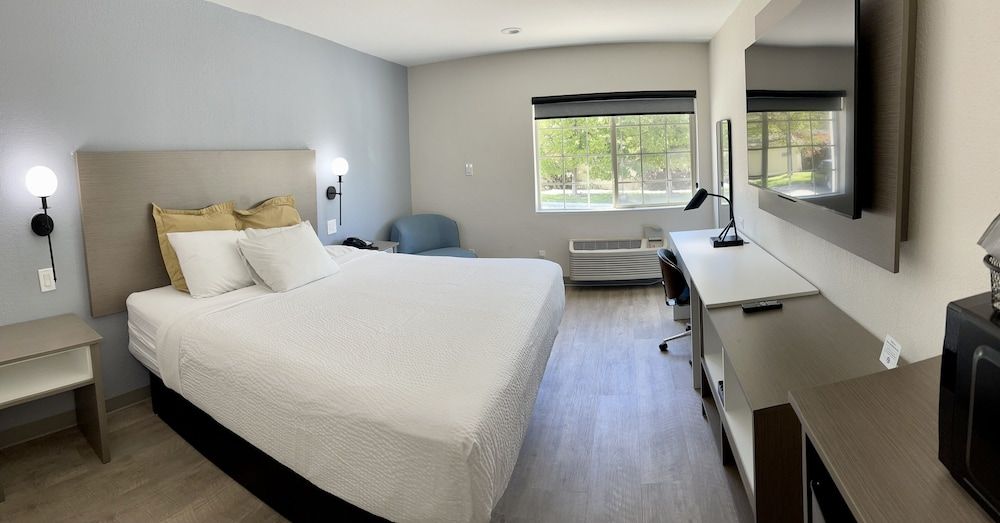 Standard Room, 1 King Bed, Accessible