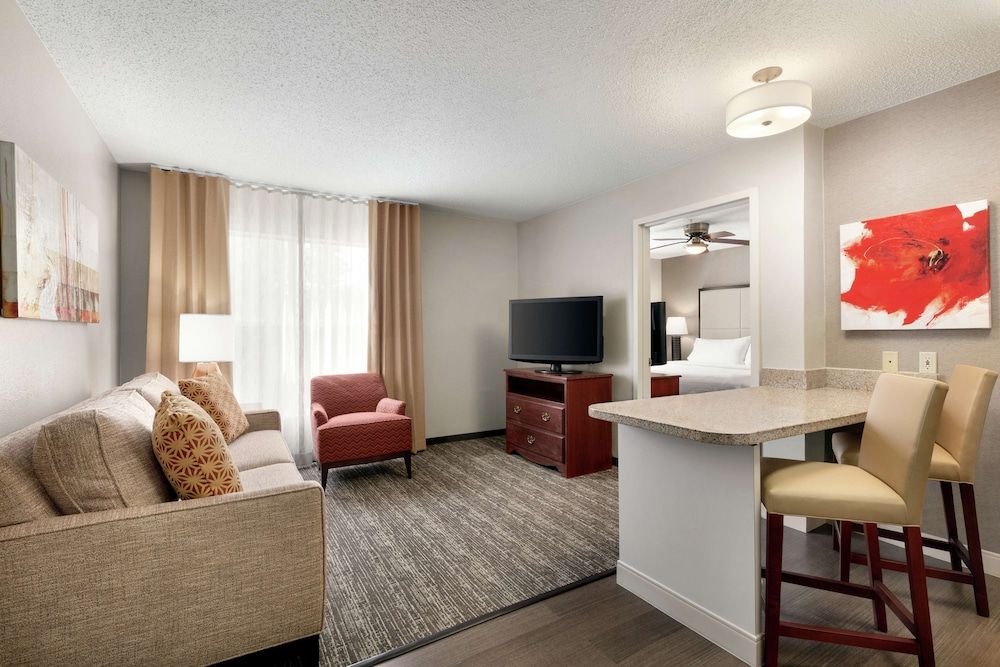 Suite, 1 King Bed, Accessible, Bathtub