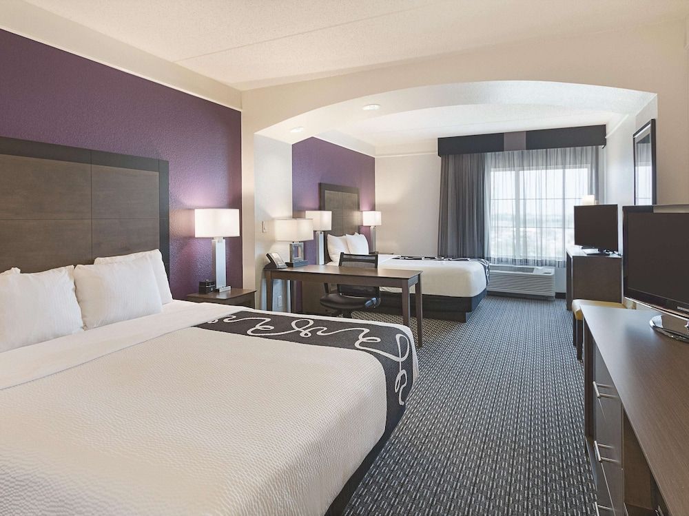 Deluxe Room, Multiple Beds, Non Smoking (1 King Bed and 1 Full Bed)