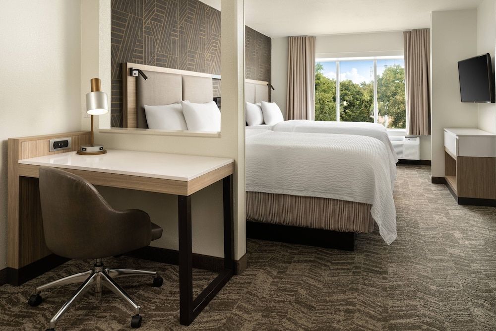 Suite, Multiple Beds (Mobility/Hearing Accessible, Tub)