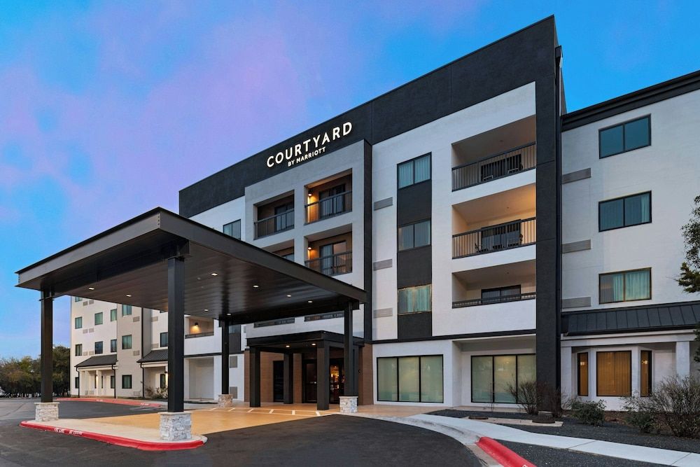 undefined Courtyard by Marriott Austin The Domain Area 4