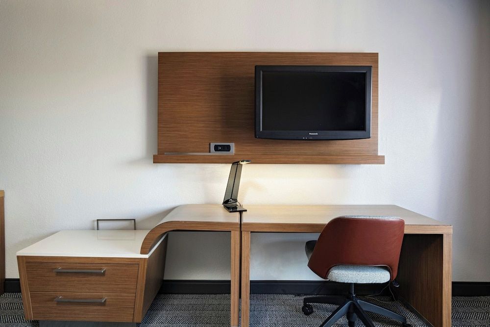 Courtyard by Marriott Austin The Domain Area Room, 1 King Bed with Sofa bed (Mobility/Hearing Access, Roll-in Shwr) 11