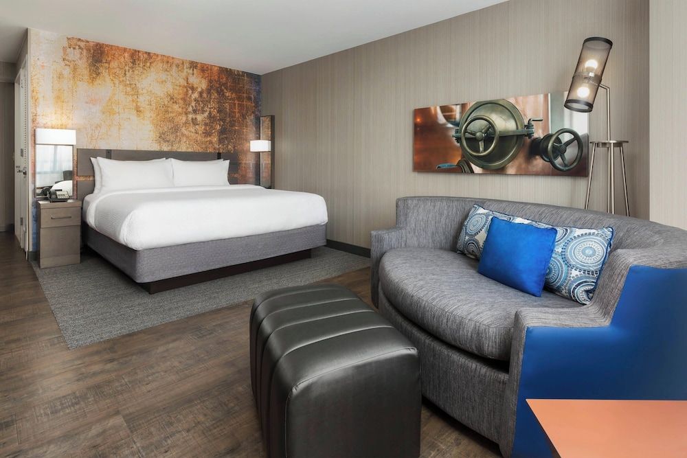 undefined Courtyard by Marriott Austin Downtown/Convention Center 2