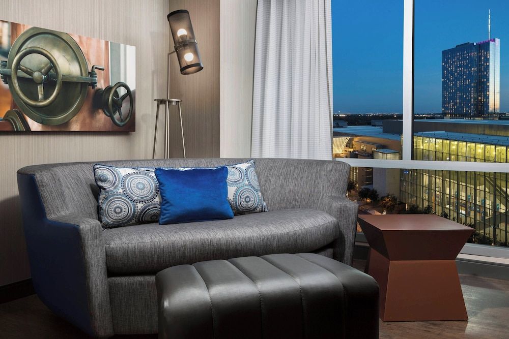 undefined Courtyard by Marriott Austin Downtown/Convention Center 3