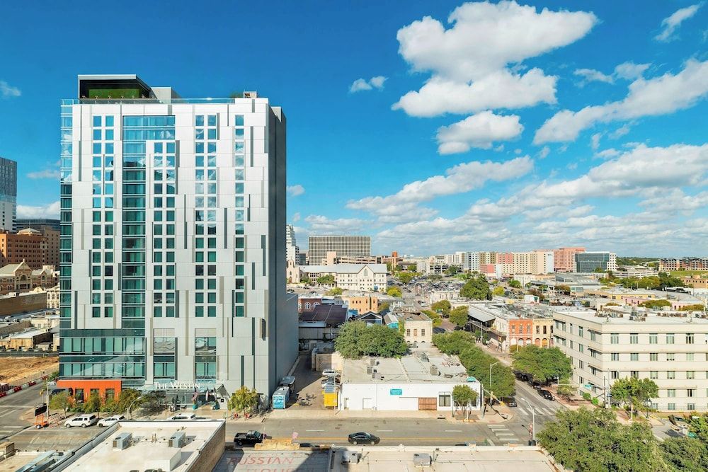 undefined Courtyard by Marriott Austin Downtown/Convention Center 4